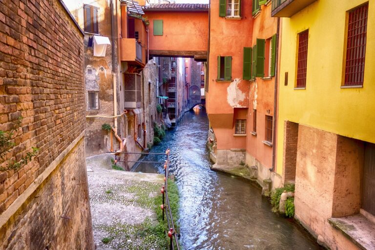 bologna, romagna, italy-4552442.jpg